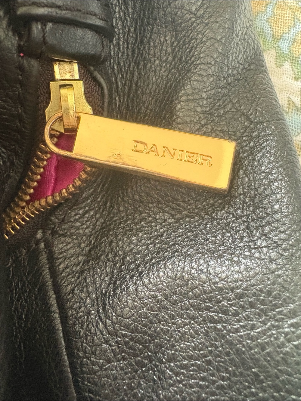 Vintage Danier Genuine Leather Hobo Bag – Black w/ Gold Hardware - Picture 5 of 5